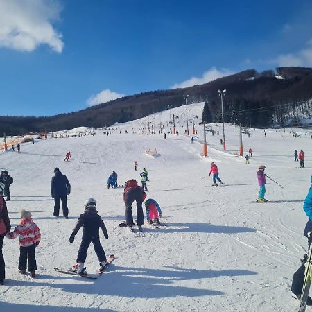 Snowland Apartmany Valča Buitenkant foto