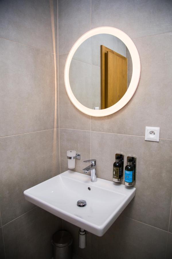 Snowland Apartmany Valča Buitenkant foto
