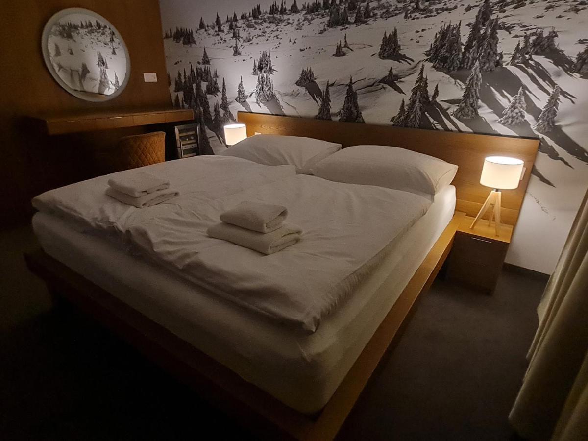 Snowland Apartmany Valča Buitenkant foto