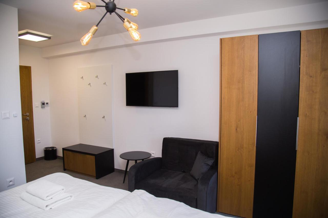 Snowland Apartmany Valča Buitenkant foto
