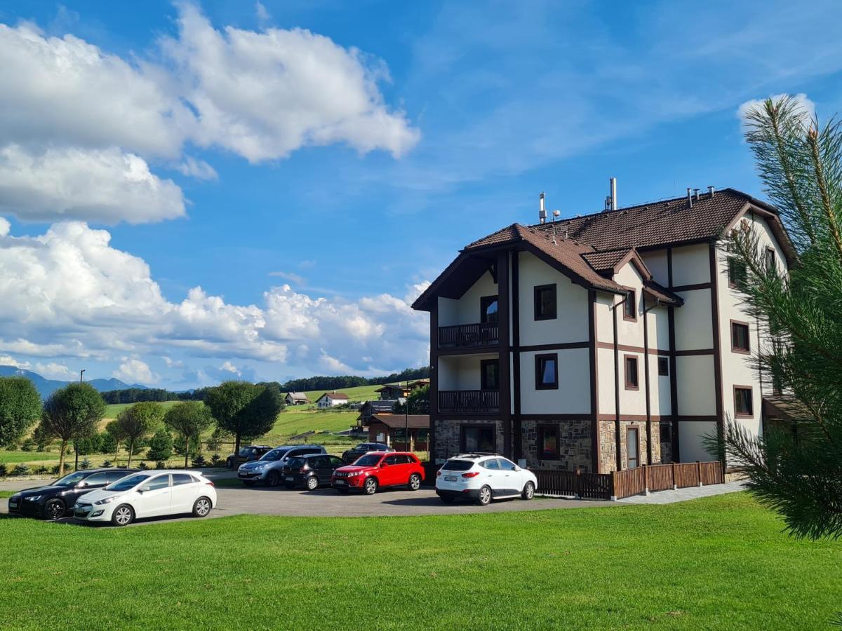 Snowland Apartmany Valča Buitenkant foto