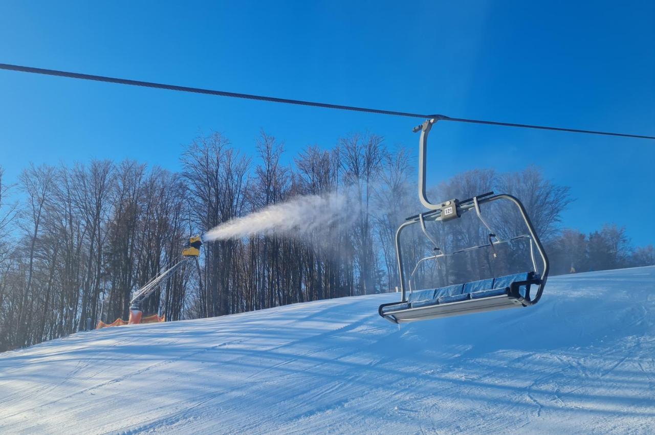 Snowland Apartmany Valča Buitenkant foto